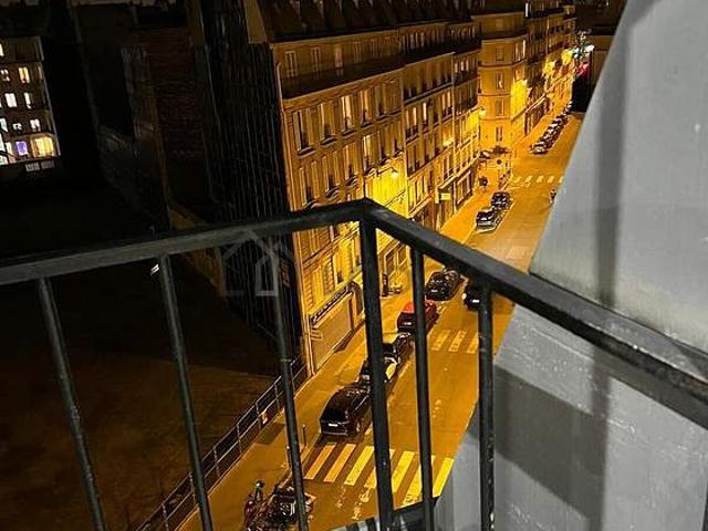 Appartement 1 chambre meublé avec terrasse et ascenseur Saint Lazare Paris 8°