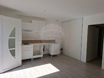Appartement 1 chambre s à louer Saint Quentin de Baron