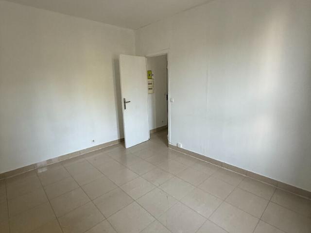 Appartement 1 pièce Aubervilliers 21.89m² 750€ à louer