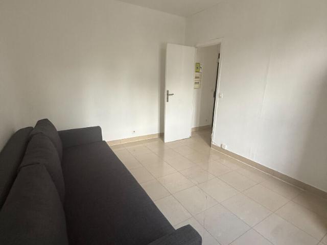 Appartement 1 pièce Aubervilliers 21.89m² 750€ à louer