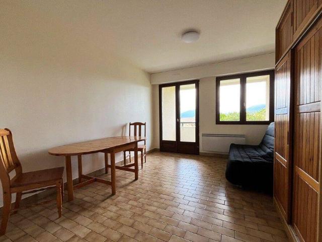 Appartement 1 pièce avec vue dégagée au calme