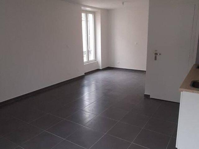 Appartement 1 pièce, climatisation, toutes commodités,proche hypercentre