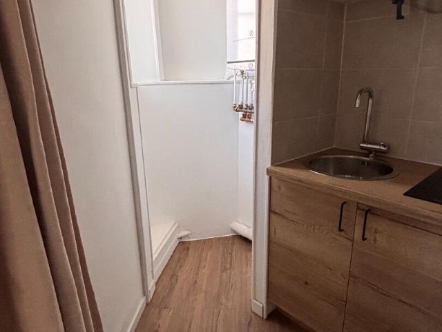 Appartement 1 pièce, Cours Lieutaud Refait à neuf Meublé et équipé et climatisé