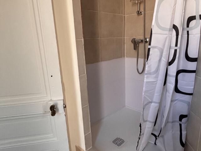 Appartement 1 pièce, Cours Lieutaud Refait à neuf Meublé et équipé et climatisé