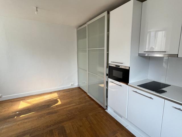 Location Studio de 14,40 m² au 6ème et dernier étage à Neuilly ! 1 pièce studio
