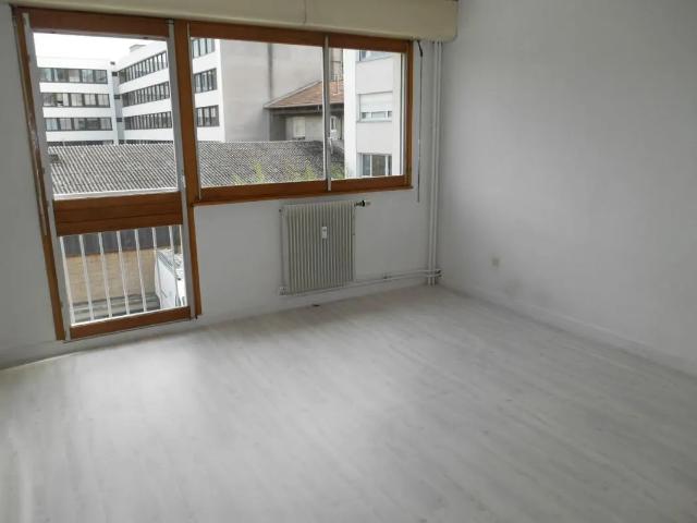 APPARTEMENT 1 pièce s 27m²