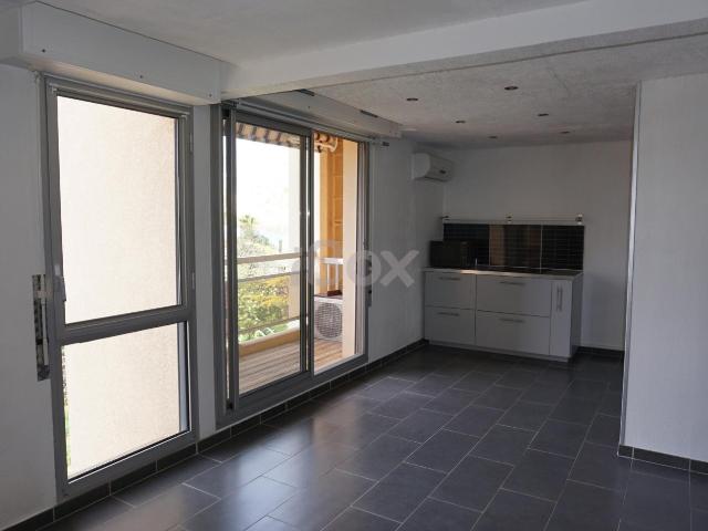 Appartement 1 pièce s 31.9 m²