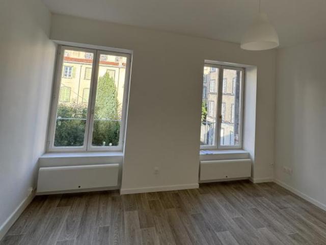 Appartement 1 pièce s 33 m²