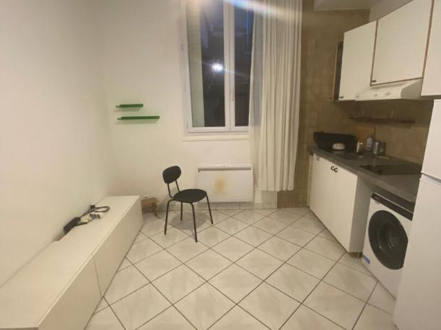 Appartement 1 pièce Saint Ouen 20.00m² 700€ à louer l'Adresse