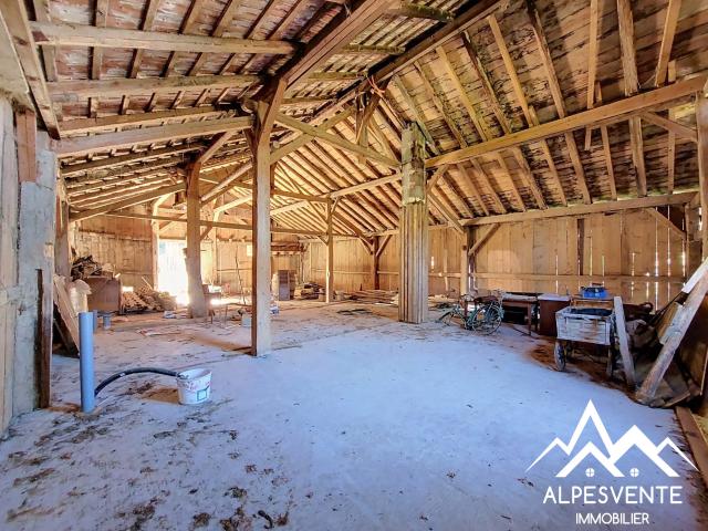 Appartement 1 pièce 148 m²