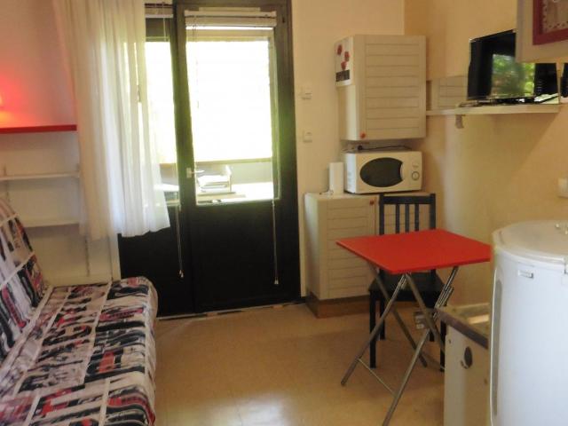 Appartement 1 pièce, 14 m² à louer à Saint Genis Laval 69230