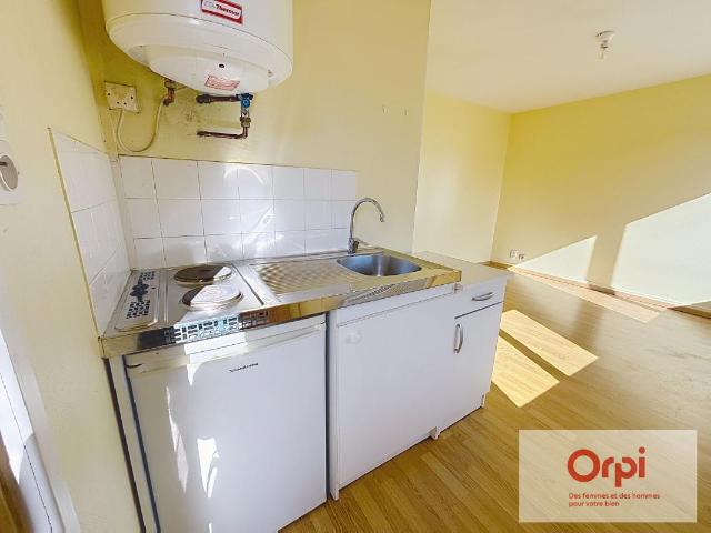 Appartement 1 pièce, 17 m² à louer à Montluçon 03100