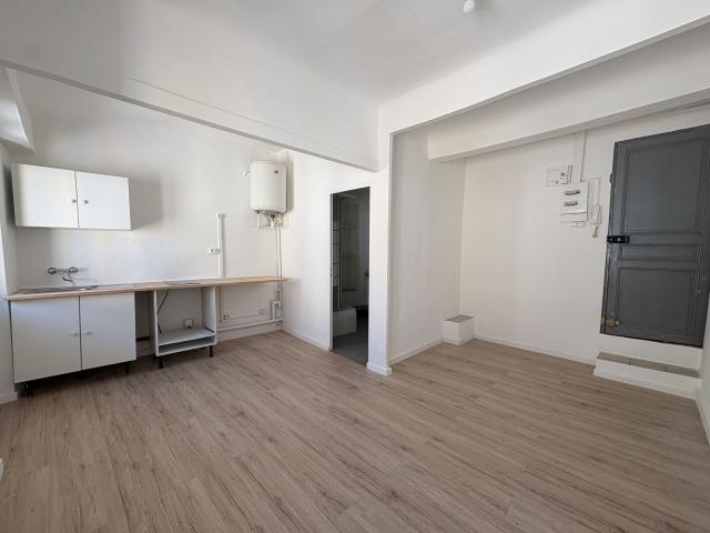 Appartement 1 pièce, 19 m² à louer à Aubagne 13400