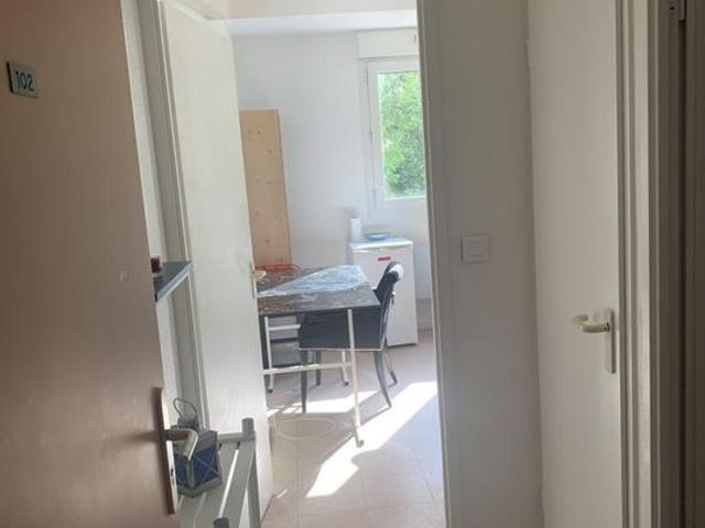 Appartement 1 pièce, 19 m² à louer à Lyon 8 69008