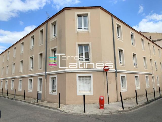 Appartement 1 pièce, 19m² en location à Nimes 364 € par mois
