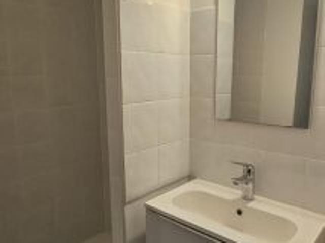 Appartement 1 pièce, 11 m² à louer à Oraison 04700
