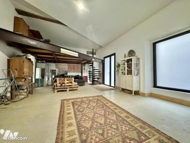 Appartement 1 pièce 124 m²