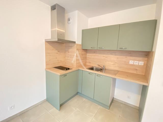 Appartement 1 pièce, 24 m² à louer à Nice 06100