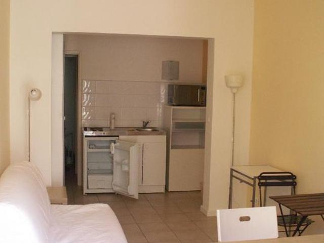 Appartement 1 pièce, 24 m² à louer à Nîmes 30000