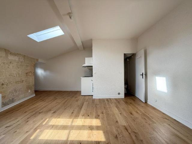 Appartement 1 pièce, 24 m² à louer à Bordeaux 33000