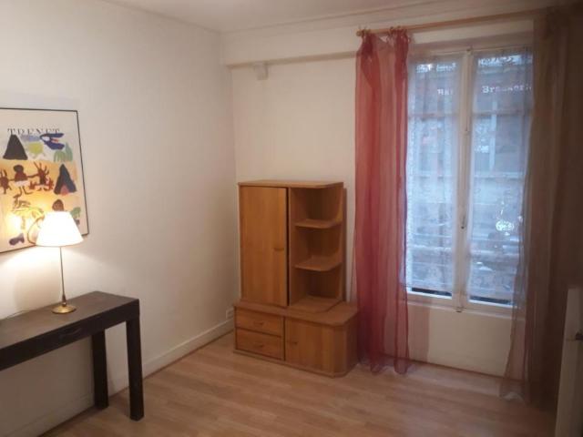 Appartement 1 pièce, 24 m² à louer à Paris 18 75018