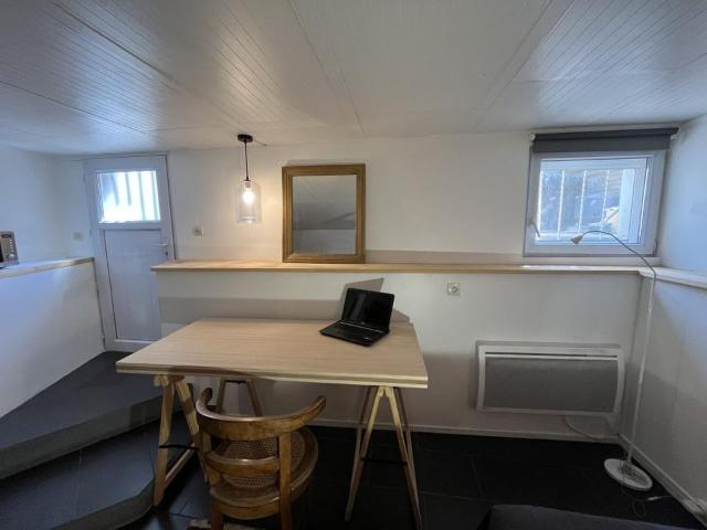 Appartement 1 pièce, 24 m² à louer à Viroflay 78220