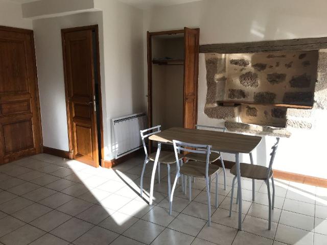 Appartement 1 pièce, 25 m² à louer à Chastel Nouvel 48000