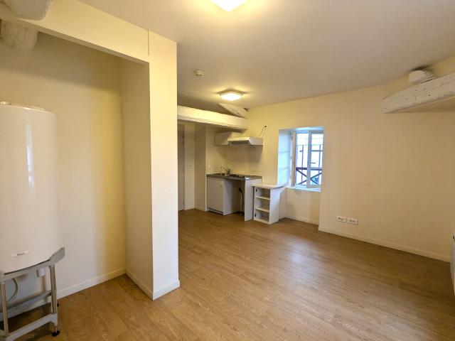 Appartement 1 pièce, 25 m² à louer à Saint Palais 64120