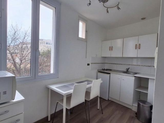 Appartement 1 pièce, 25 m² à louer à Toulon 83000