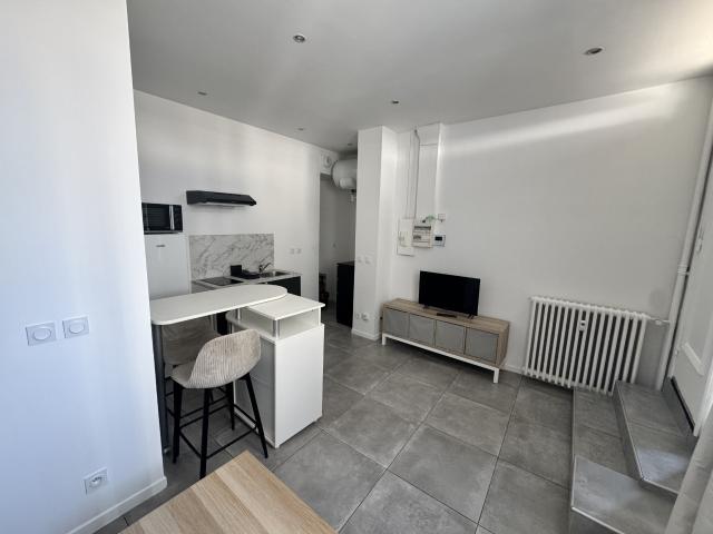 Appartement 1 pièce, 25 m² à louer à Vénissieux 69200