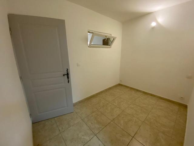 Appartement 1 pièce, 26 m² à louer à Sainte Cécile les Vignes 84290