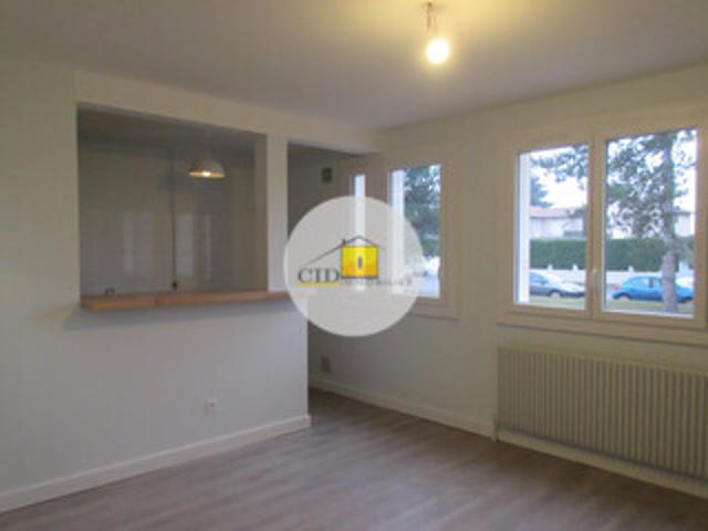 Appartement 1 pièce 26,60 m² Saint Laurent de Mure