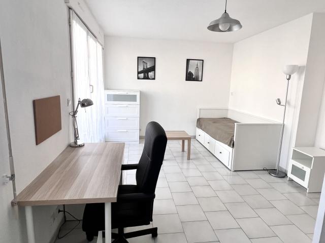 Appartement 1 pièce, 27 m² à louer à Marseille 5 13005