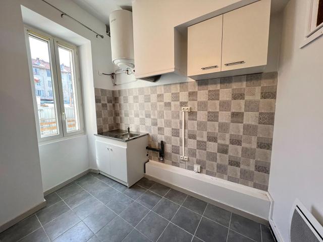 Appartement 1 pièce, 27 m² à louer à Marseille 15 13015