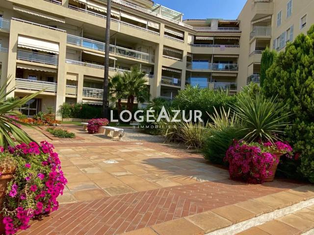 Appartement 1 pièce, 27 m² à louer à Antibes 06160
