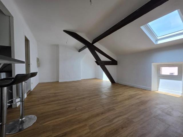 Appartement 1 pièce, 27 m² à louer à Cannes 06400