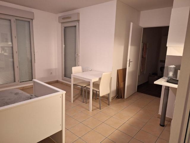 Appartement 1 pièce, 27 m² à louer à Décines Charpieu 69150