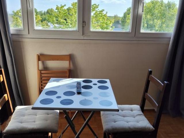 Appartement 1 pièce, 27 m² à louer à Élancourt 78990