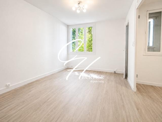 Appartement 1 pièce, 27 m² à louer à Grenoble 38100