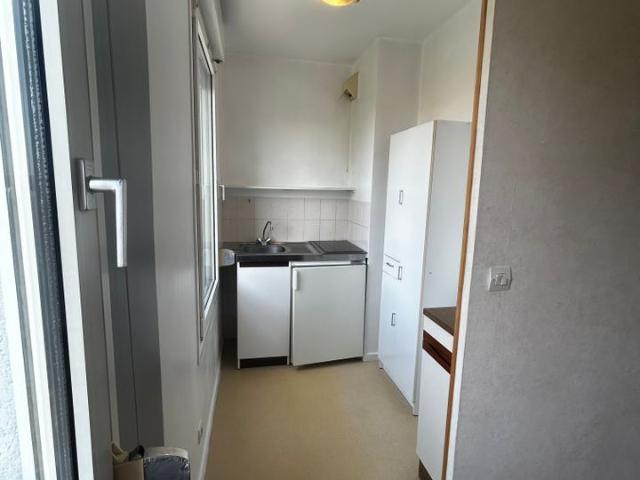 Appartement 1 pièce, 27 m² à louer à Reims 51100