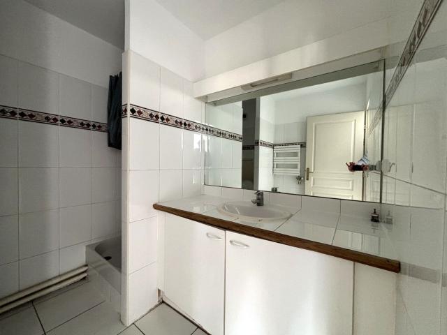 Appartement 1 pièce, 28 m² à louer à Marseille 8 13008