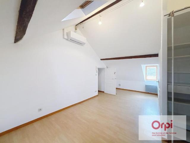 Appartement 1 pièce, 28 m² à louer à Montluçon 03100