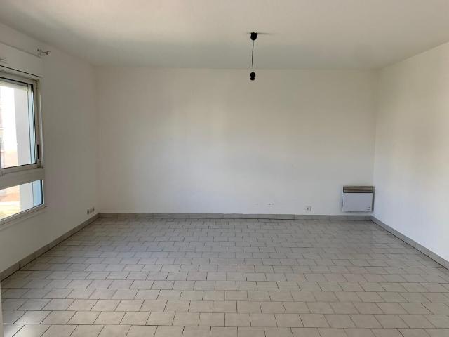 Appartement 1 pièce, 28 m² à louer à Nîmes 30900