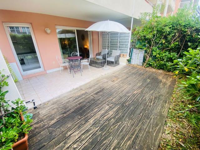 Appartement 1 pièce, 28 m² à louer à Antibes 06160