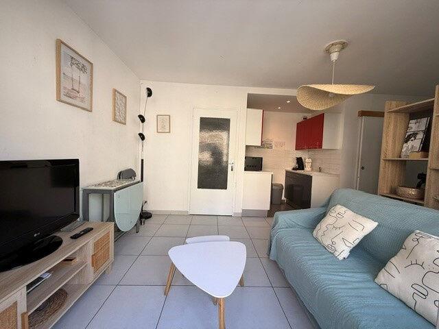 HYERES CENTRE VILLE / STUDIO MEUBLÉ de 28.41 m2 + BALCON de 3 m2