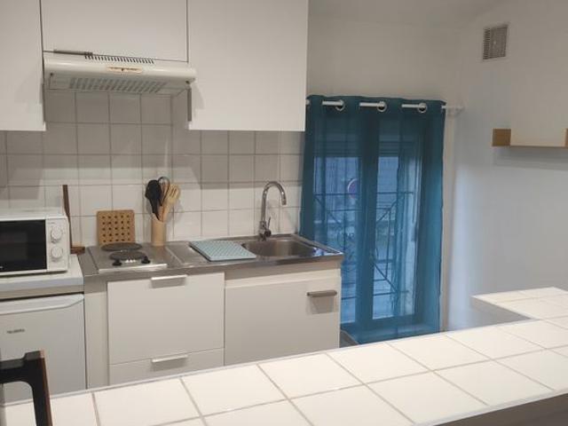 Appartement 1 pièce, 28 m² à louer à La Couronne 16400