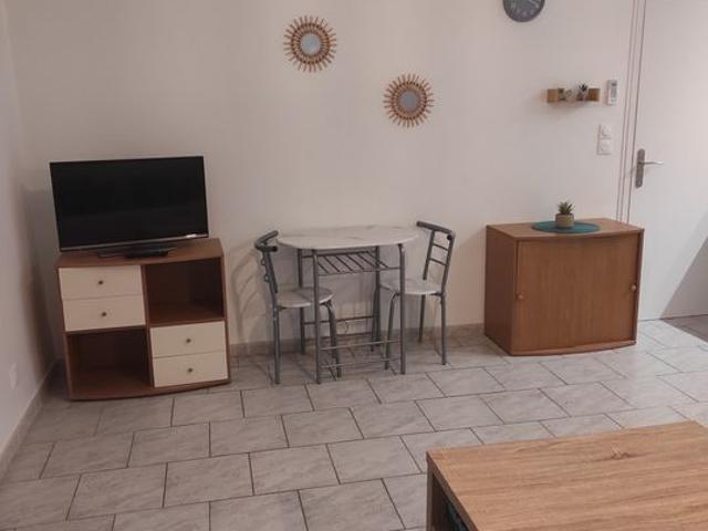 Appartement 1 pièce, 28 m² à louer à La Couronne 16400