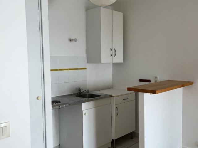 Appartement 1 pièce, 28 m² à louer à Paris 18 75018