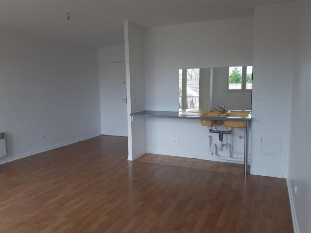 Appartement 1 pièce, 28 m² à louer à Sainte Geneviève des Bois 91700