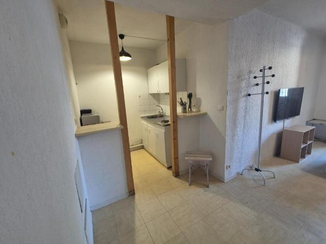 Appartement 1 pièce, 28 m² à louer à Salon de Provence 13300